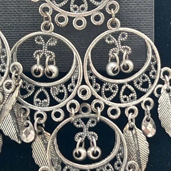 Cookie Lee Feathered Chandelier Earrings Silver-Tone With Leaf & Filigree Design - Picture 2 of 5